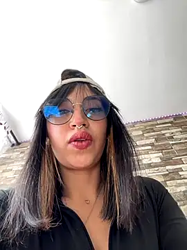 Snapshot of MiaFlamesxxx chatting on 27, 11, 2025 MiaFlamesxxx online show from 27, 11, 2025