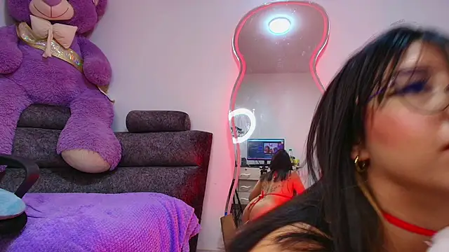 Snapshot of MiaFlamesxxx chatting on 14, 12, 2025 MiaFlamesxxx online show from 14, 12, 2025