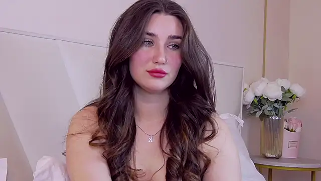 Snapshot of KiraBarlows chatting on 6, 2, 2025 KiraBarlows online show from 6, 2, 2025