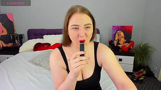 Snapshot of lillyloan4u chatting on 9, 11, 2025 lillyloan4u online show from 9, 11, 2025