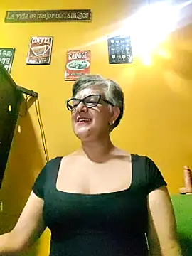 Snapshot of ilonna2025 chatting on 5, 3, 2025 ilonna2025 online show from 5, 3, 2025