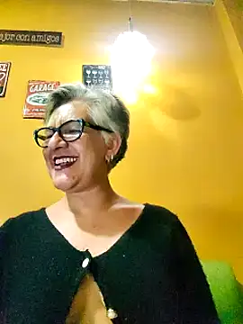 Snapshot of ilonna2025 chatting on 12, 3, 2025 ilonna2025 online show from 12, 3, 2025