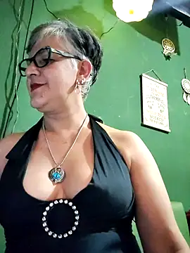 Snapshot of ilonna2025 chatting on 15, 10, 2025 ilonna2025 online show from 15, 10, 2025
