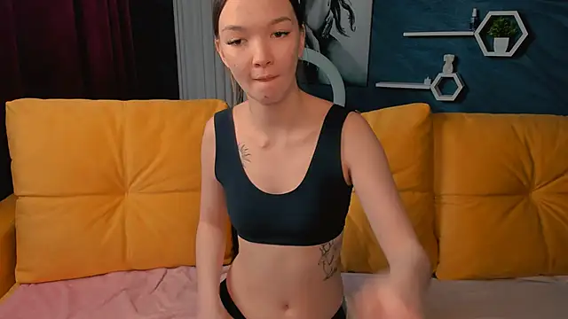 SusannJohnson online show from 27, 2, 2025