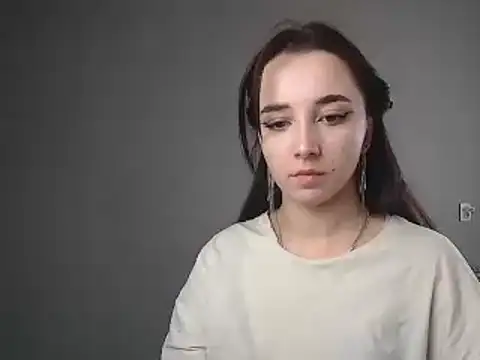 Eva Gloryy online show from 4, 3, 2025