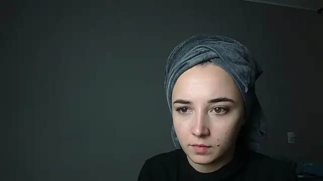 Eva Gloryy online show from 28, 11, 2025