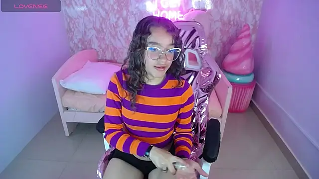 kassandra ch  online show from 7, 2, 2025