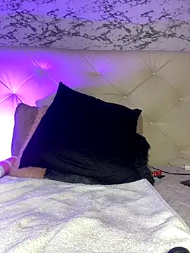 Lili  taylor online show from 4, 11, 2025