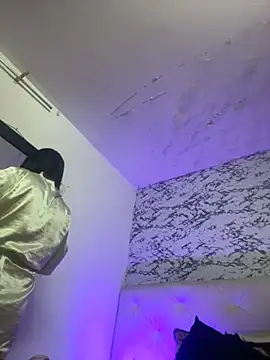 Lili  taylor online show from 5, 11, 2025