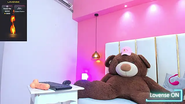 Alliison fox online show from 30, 10, 2025