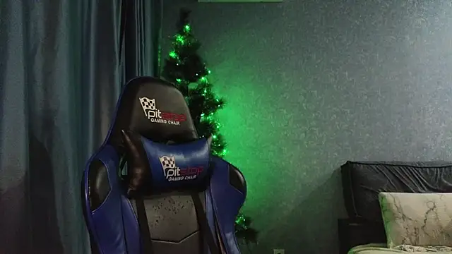 Snapshot of HotBrandyX chatting on 5, 12, 2025 HotBrandyX online show from 5, 12, 2025