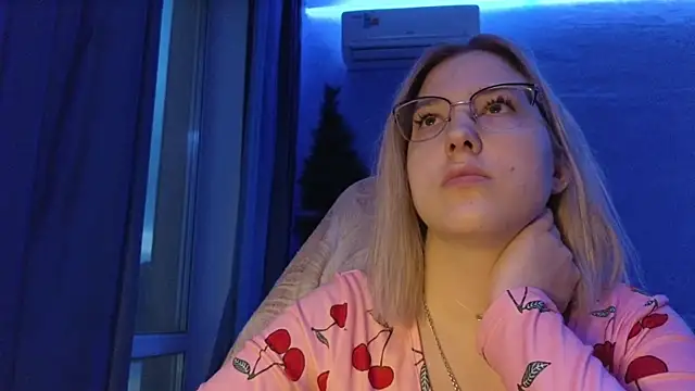 Snapshot of HotBrandyX chatting on 8, 1, 2026 HotBrandyX online show from 8, 1, 2026