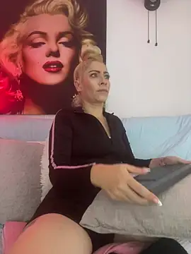 viktoria davis  online show from 4, 6, 2026
