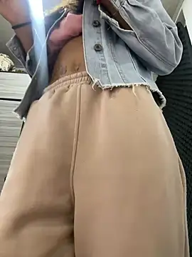 zoe storm online show from 7, 2, 2025