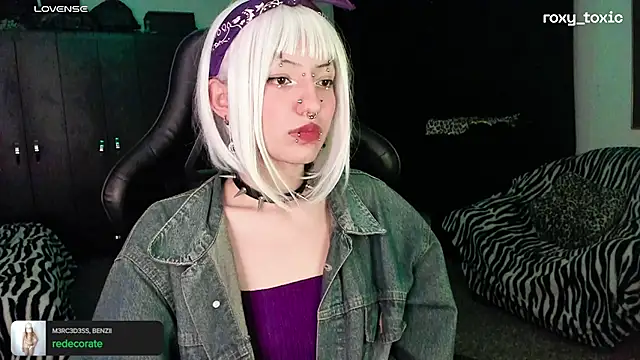 roxy toxic online show from 8, 10, 2025