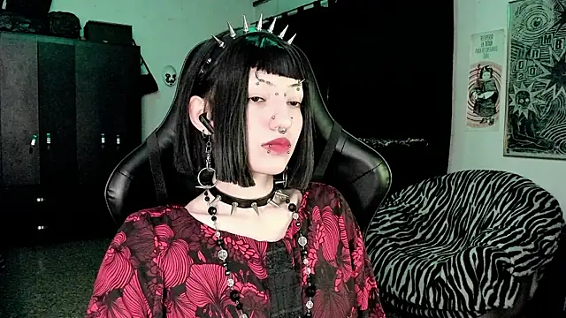 Snapshot of roxy_toxic chatting on 5, 2, 2026 roxy toxic online show from 5, 2, 2026