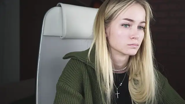 Snapshot of DakotaaJohnnson chatting on 13, 9, 2025 DakotaaJohnnson online show from 13, 9, 2025