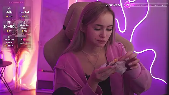 Snapshot of DakotaaJohnnson chatting on 13, 11, 2025 DakotaaJohnnson online show from 13, 11, 2025