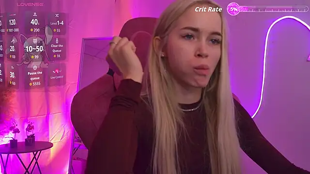 Snapshot of DakotaaJohnnson chatting on 18, 12, 2025 DakotaaJohnnson online show from 18, 12, 2025