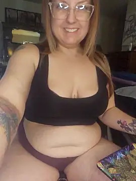 Snapshot of TattedMamaXOXO chatting on 27, 2, 2025 TattedMamaXOXO online show from 27, 2, 2025