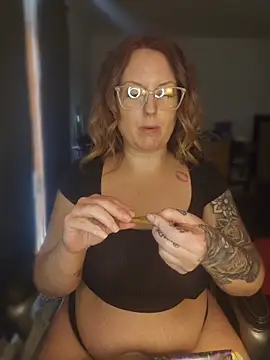 TattedMamaXOXO online show from 20, 4, 2026