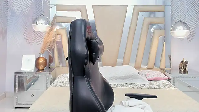 LIA SWAN  online show from 27, 1, 2025