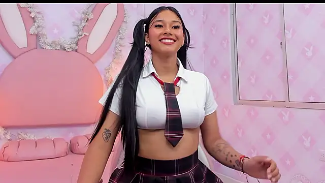 LIA SWAN  online show from 1, 2, 2026