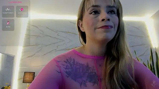RayaCarr  online show from 20, 5, 2026