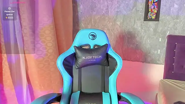 Lia little18 online show from 18, 2, 2025