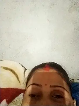 Snapshot of Bhavya_Bhan chatting on 16, 12, 2025 Bhavya Bhan online show from 16, 12, 2025