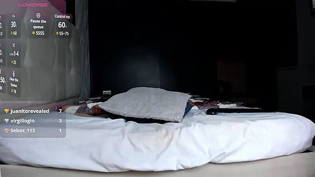 Snapshot of Zoe_Cheshire chatting on 10, 3, 2025 Zoe Cheshire online show from 10, 3, 2025