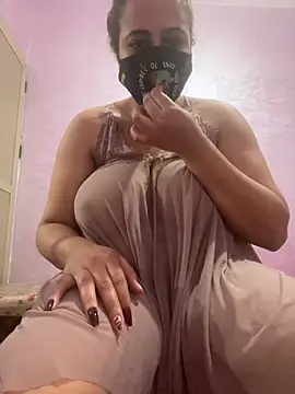 Snapshot of Lola-Sexxx chatting on 4, 2, 2025 Lola-Sexxx online show from 4, 2, 2025