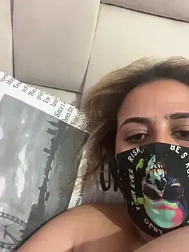 Snapshot of Lola-Sexxx chatting on 4, 2, 2025 Lola-Sexxx online show from 4, 2, 2025