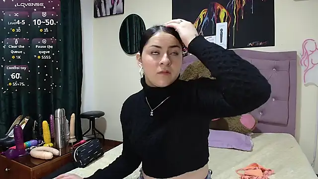 Snapshot of Emmie_Hot chatting on 14, 10, 2025 Emmie Hot online show from 14, 10, 2025