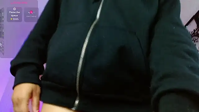 Sophia waalker  1 online show from 30, 1, 2025