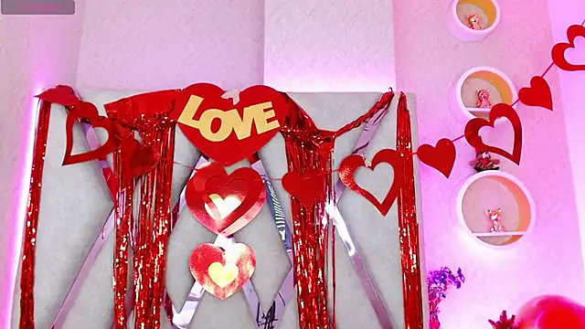 Sophia waalker  1 online show from 13, 2, 2025