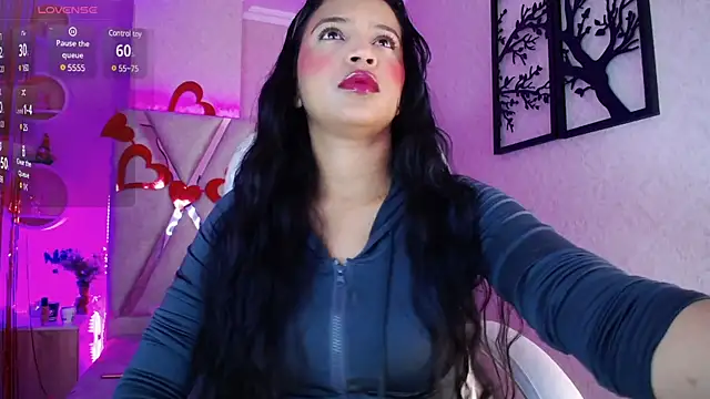 Sophia waalker  1 online show from 19, 2, 2025