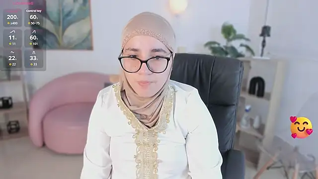 Snapshot of Ayha_khalaf chatting on 14, 10, 2025 Ayha khalaf online show from 14, 10, 2025