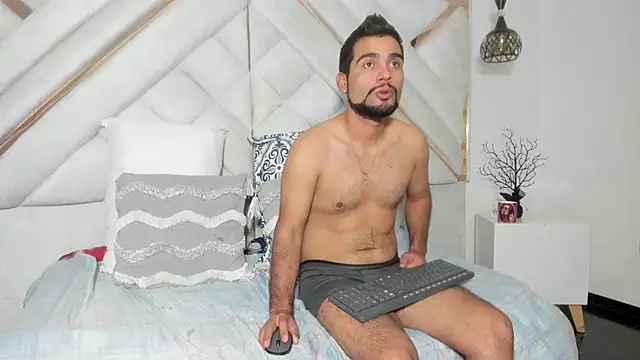 luxurycoupl online show from 20, 3, 2025