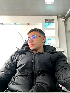 Thonny-becker online show from 12, 10, 2025