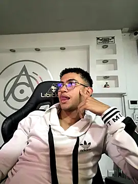 Thonny-becker online show from 2, 11, 2025