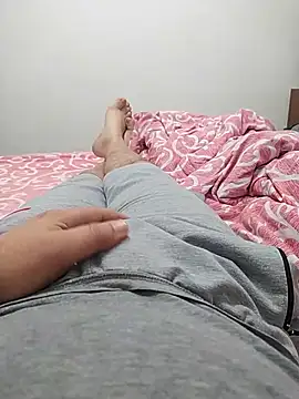 Snapshot of ALEX19833 chatting on 28, 11, 2025 ALEX19833 online show from 28, 11, 2025