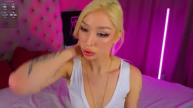 Snapshot of SallyCha chatting on 24, 11, 2025 SallyCha online show from 24, 11, 2025