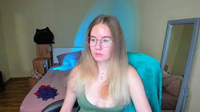 EmilyPaw online show from 31, 1, 2025