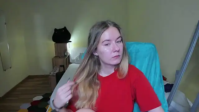 EmilyPaw online show from 5, 3, 2025