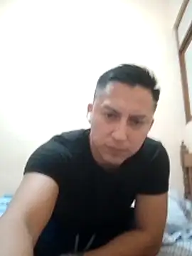Snapshot of LuisMex1998 chatting on 24, 10, 2025 LuisMex1998 online show from 24, 10, 2025
