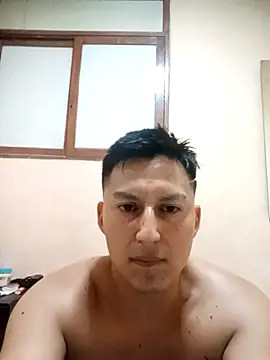 Snapshot of LuisMex1998 chatting on 7, 5, 2026 LuisMex1998 online show from 7, 5, 2026