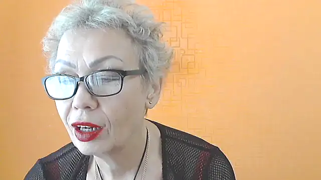 Snapshot of NessyJenixs chatting on 5, 11, 2025 NessyJenixs online show from 5, 11, 2025