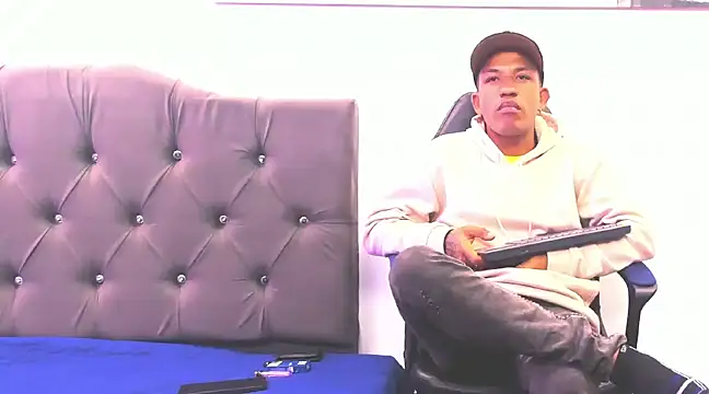 Snapshot of carlos_alber12 chatting on 14, 3, 2025 carlos alber12 online show from 14, 3, 2025