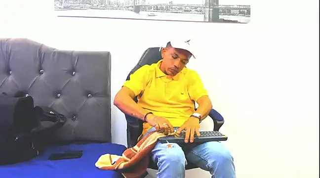 Snapshot of carlos_alber12 chatting on 15, 3, 2025 carlos alber12 online show from 15, 3, 2025